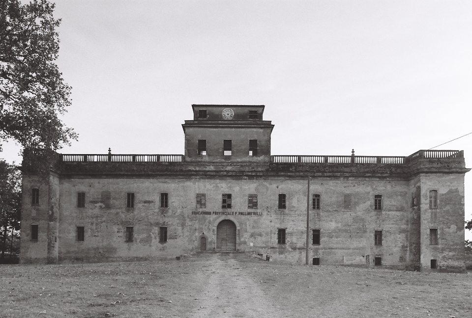 Abandoned school south of Piacenza, Italy