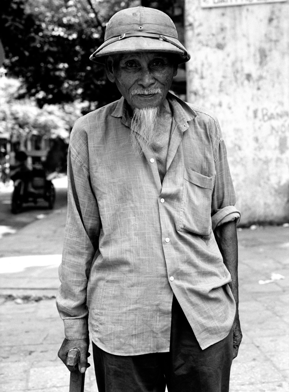 old man, Hanoi 1996