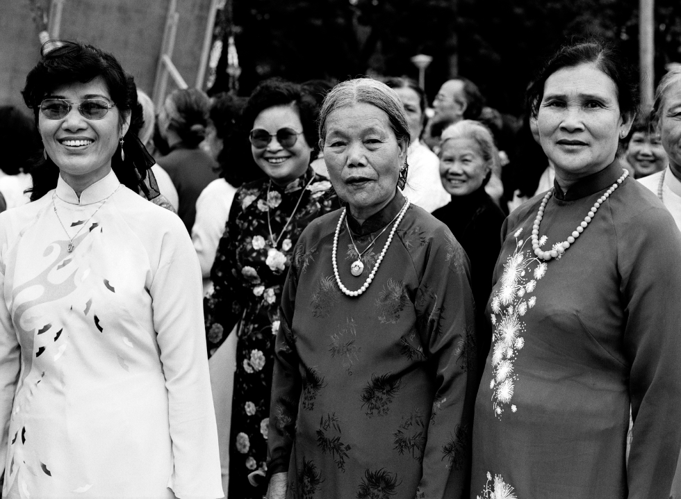 group of women in traditional vietnamese clothes, Hanoi 1996