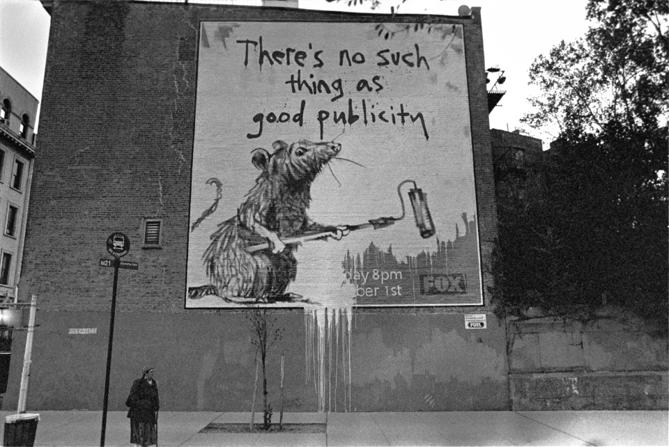 banksy mural depicting a rat in new york on houston st